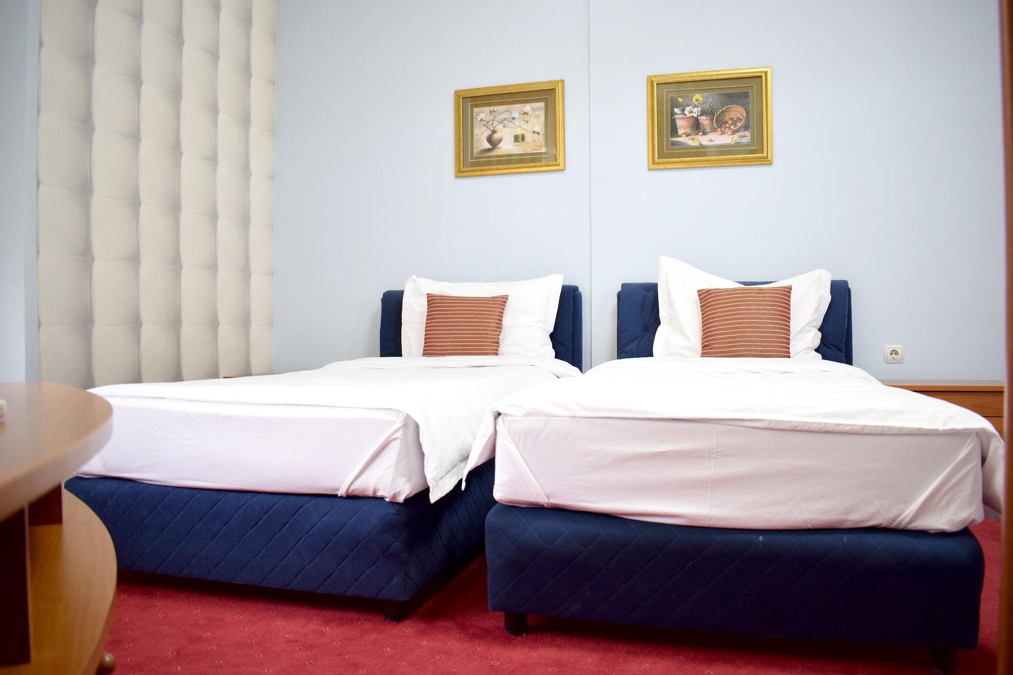 Hotel Aristocrat & Fish Restaurant Üsküp Dış mekan fotoğraf