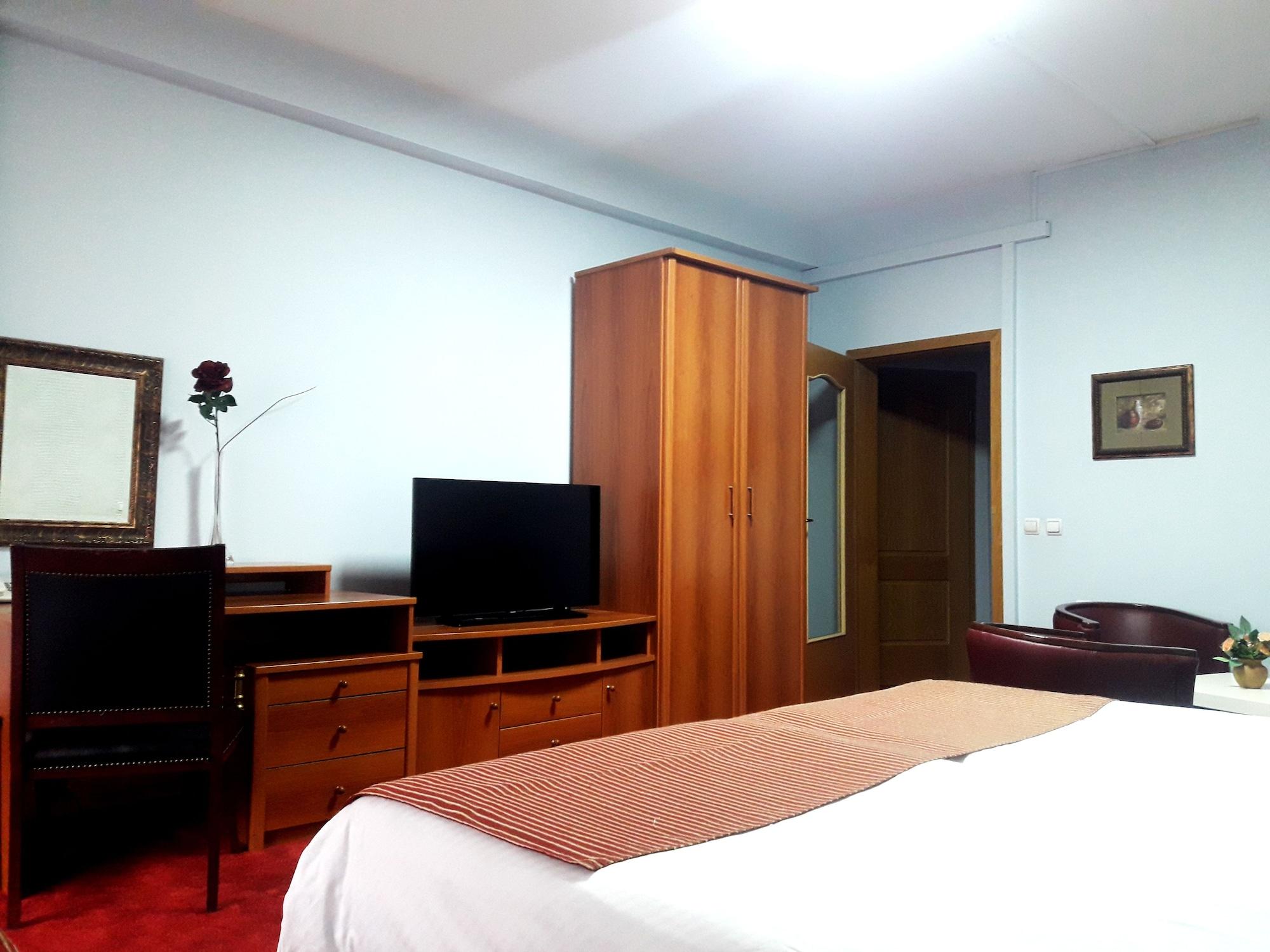 Hotel Aristocrat & Fish Restaurant Üsküp Dış mekan fotoğraf