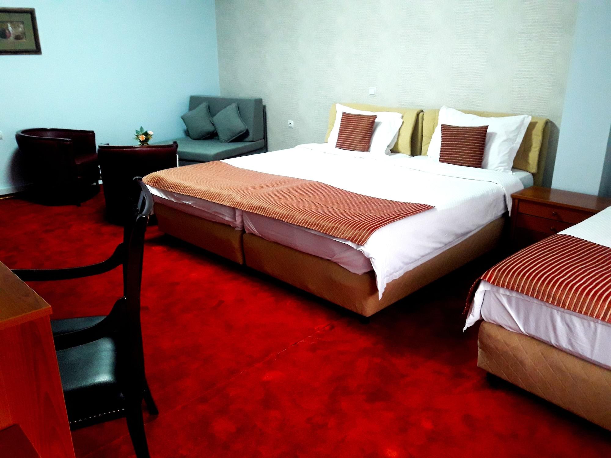 Hotel Aristocrat & Fish Restaurant Üsküp Dış mekan fotoğraf