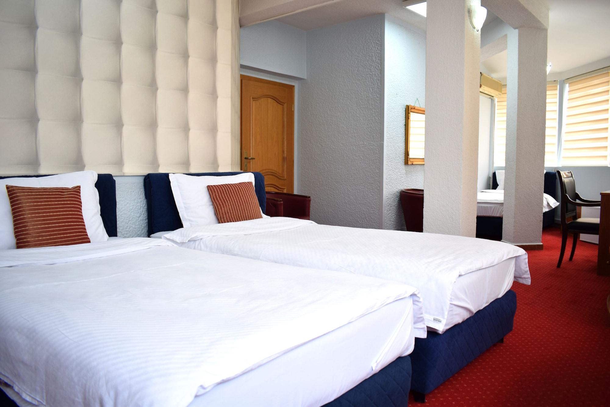 Hotel Aristocrat & Fish Restaurant Üsküp Dış mekan fotoğraf