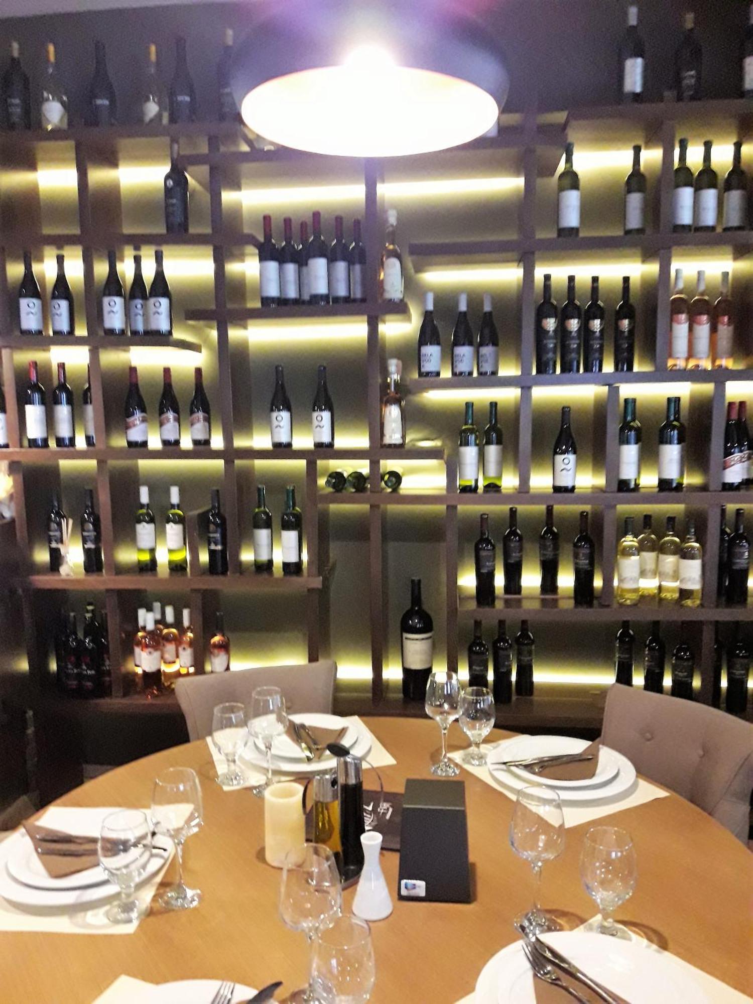 Hotel Aristocrat & Fish Restaurant Üsküp Dış mekan fotoğraf