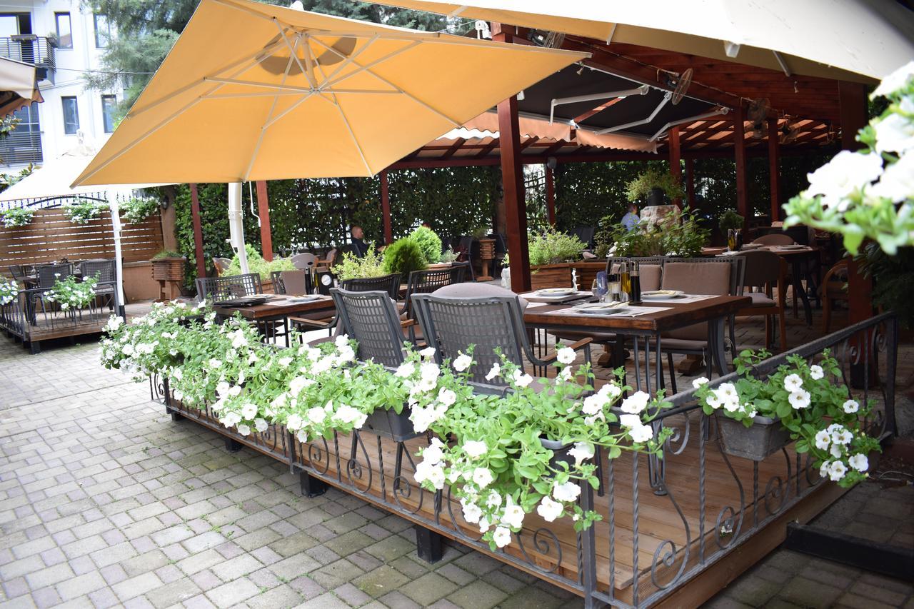 Hotel Aristocrat & Fish Restaurant Üsküp Dış mekan fotoğraf