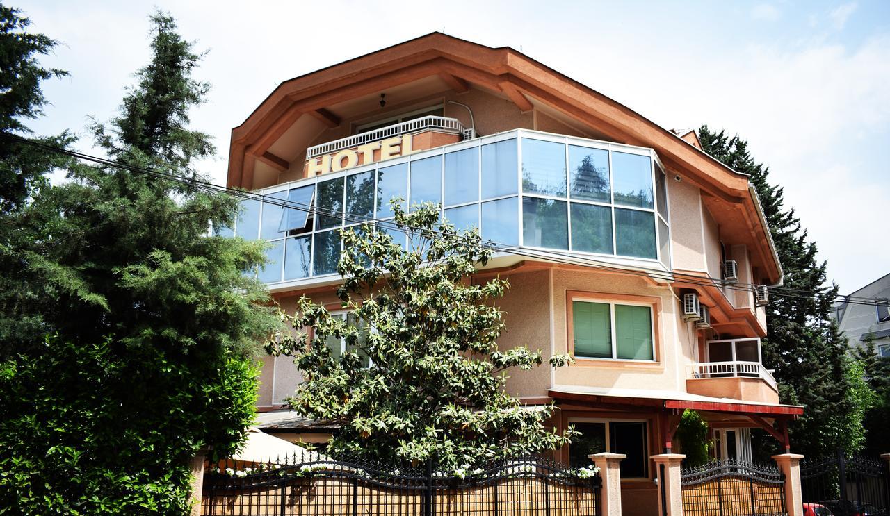 Hotel Aristocrat & Fish Restaurant Üsküp Dış mekan fotoğraf