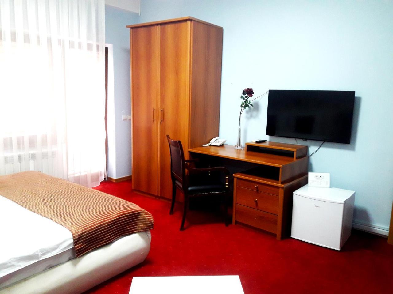 Hotel Aristocrat & Fish Restaurant Üsküp Dış mekan fotoğraf