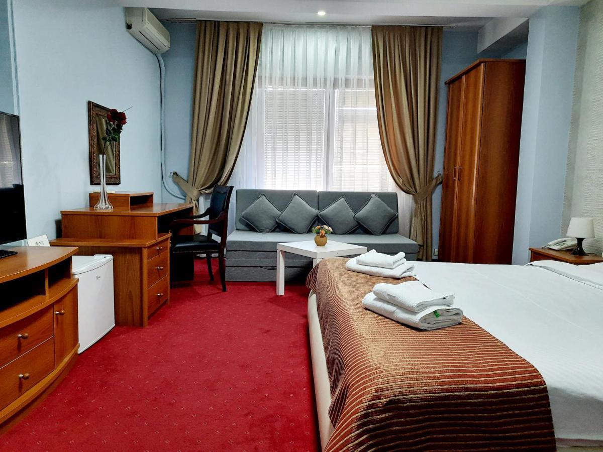 Hotel Aristocrat & Fish Restaurant Üsküp Dış mekan fotoğraf