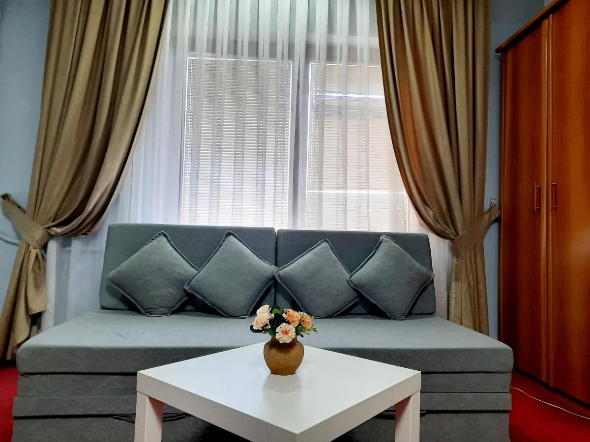 Hotel Aristocrat & Fish Restaurant Üsküp Dış mekan fotoğraf