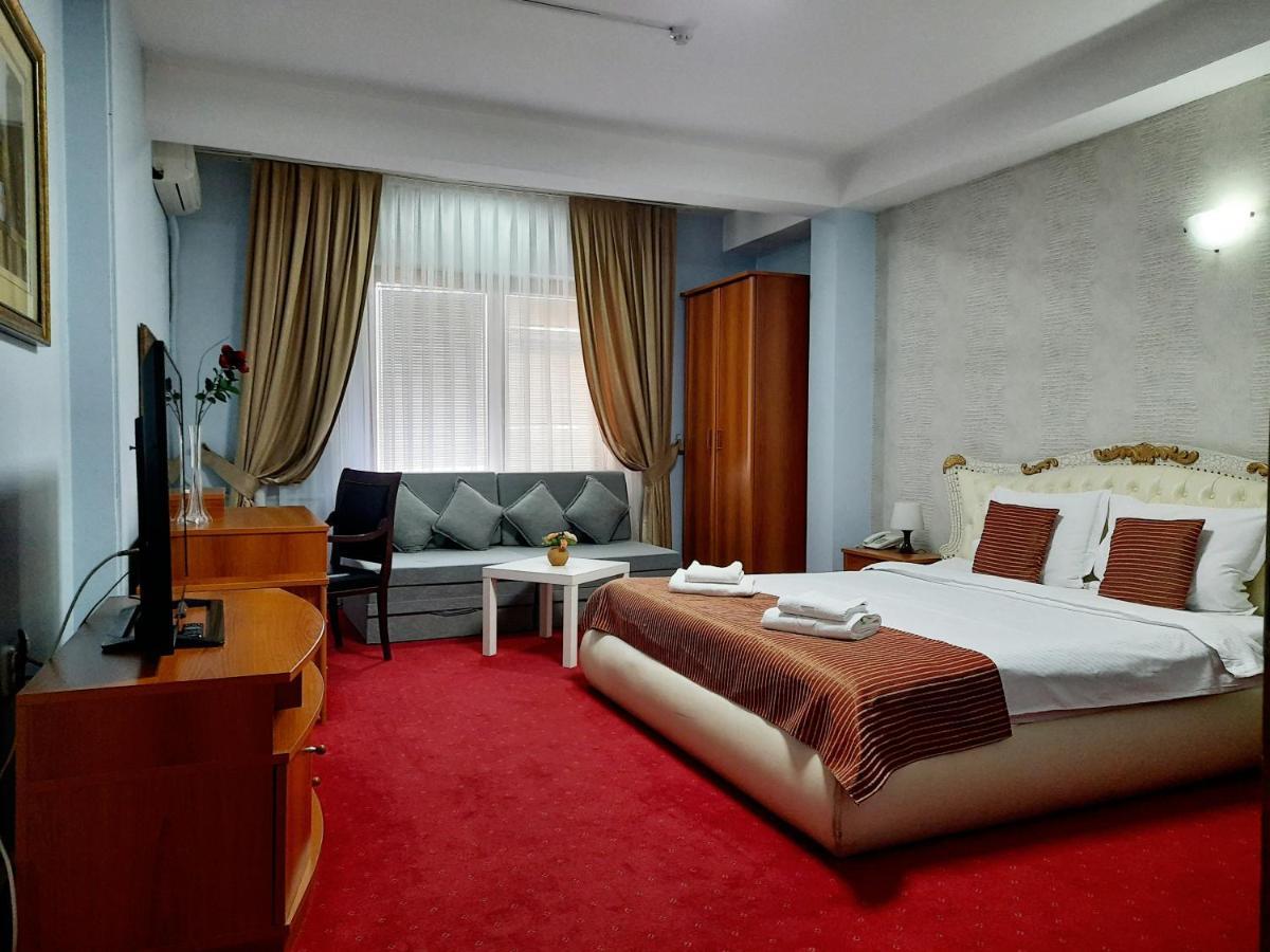 Hotel Aristocrat & Fish Restaurant Üsküp Dış mekan fotoğraf